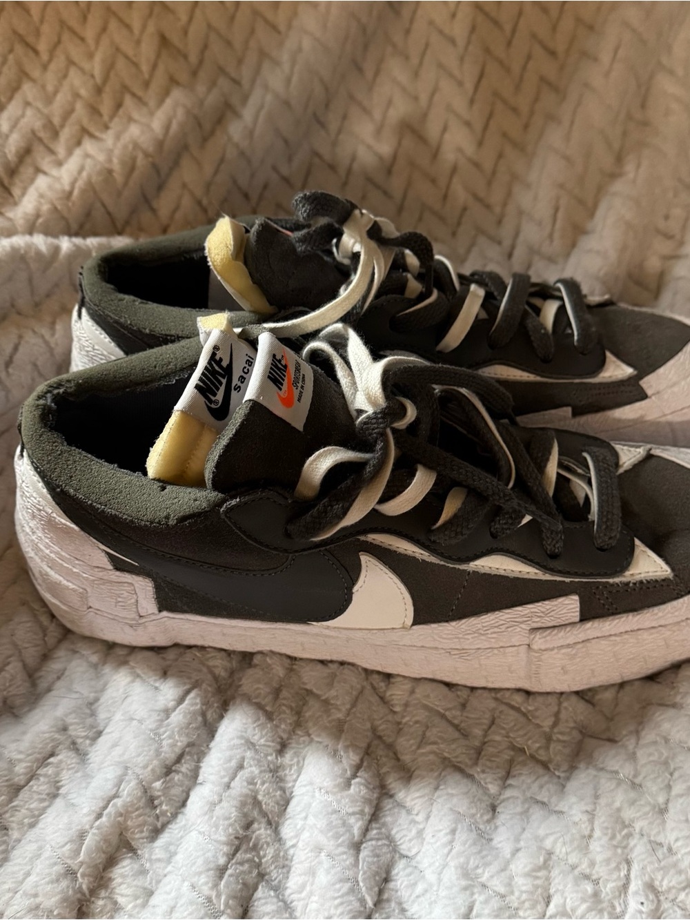 Nike Blazer Low x sacai Iron Grey Men’s 10.5 DD1877-002 Extra Laces